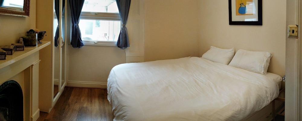 Highbury House 3*